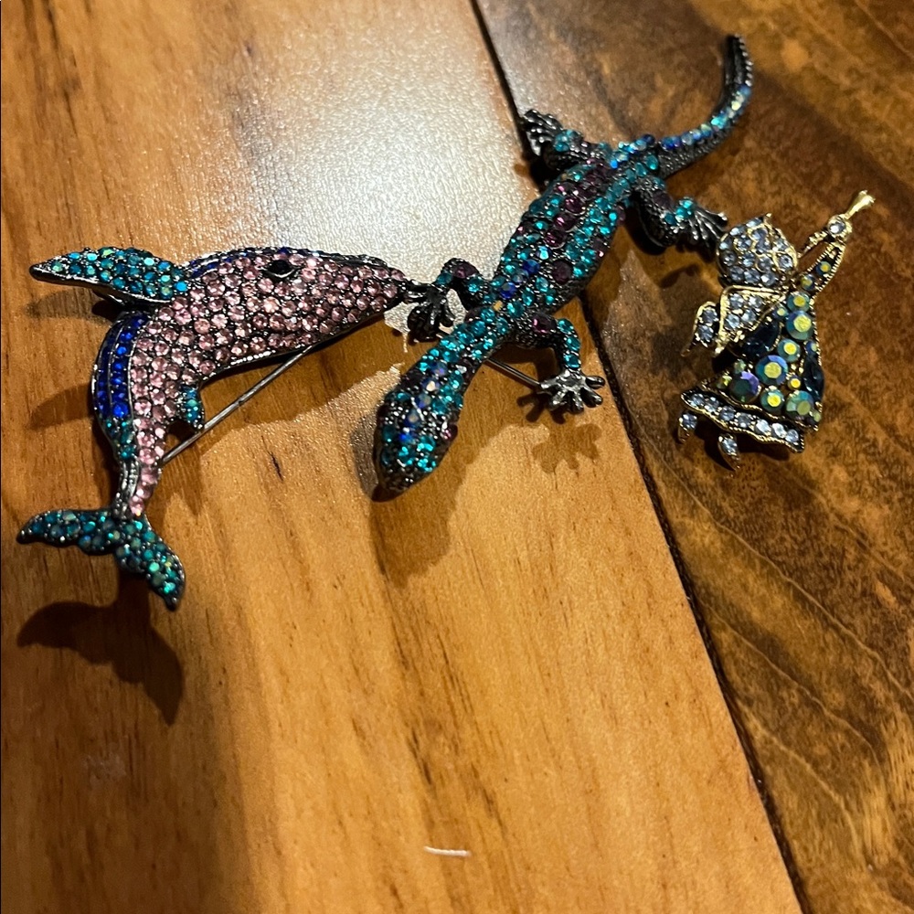 Colorful Animal Brooch Set